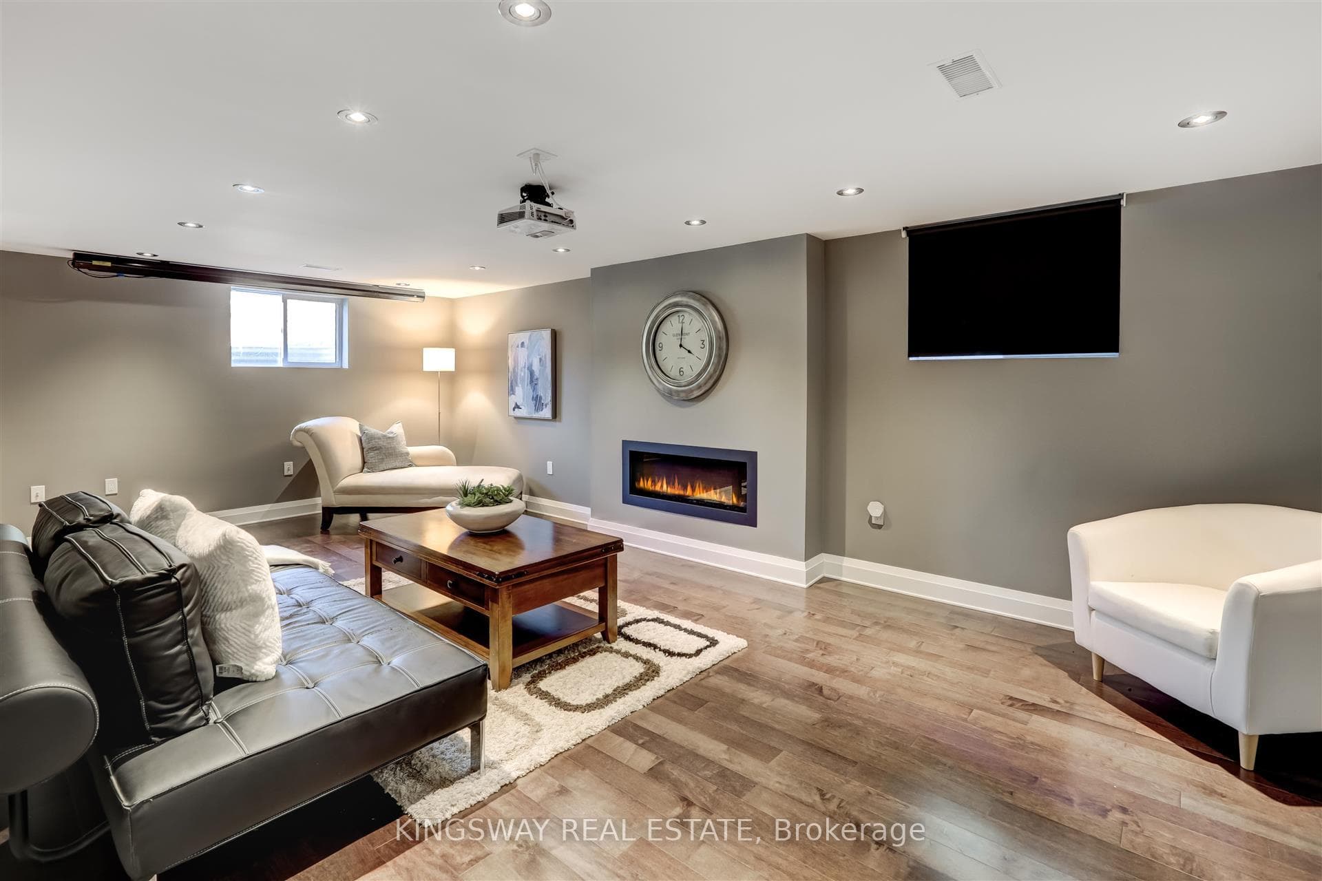 15 Deanewood Crescent photo 16