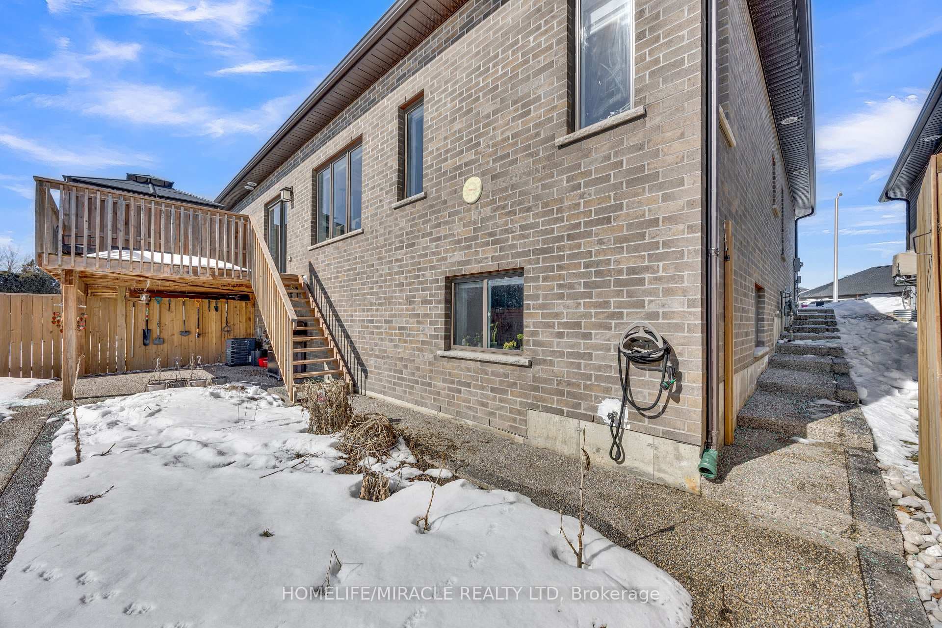 78 Matheson Crescent photo 43