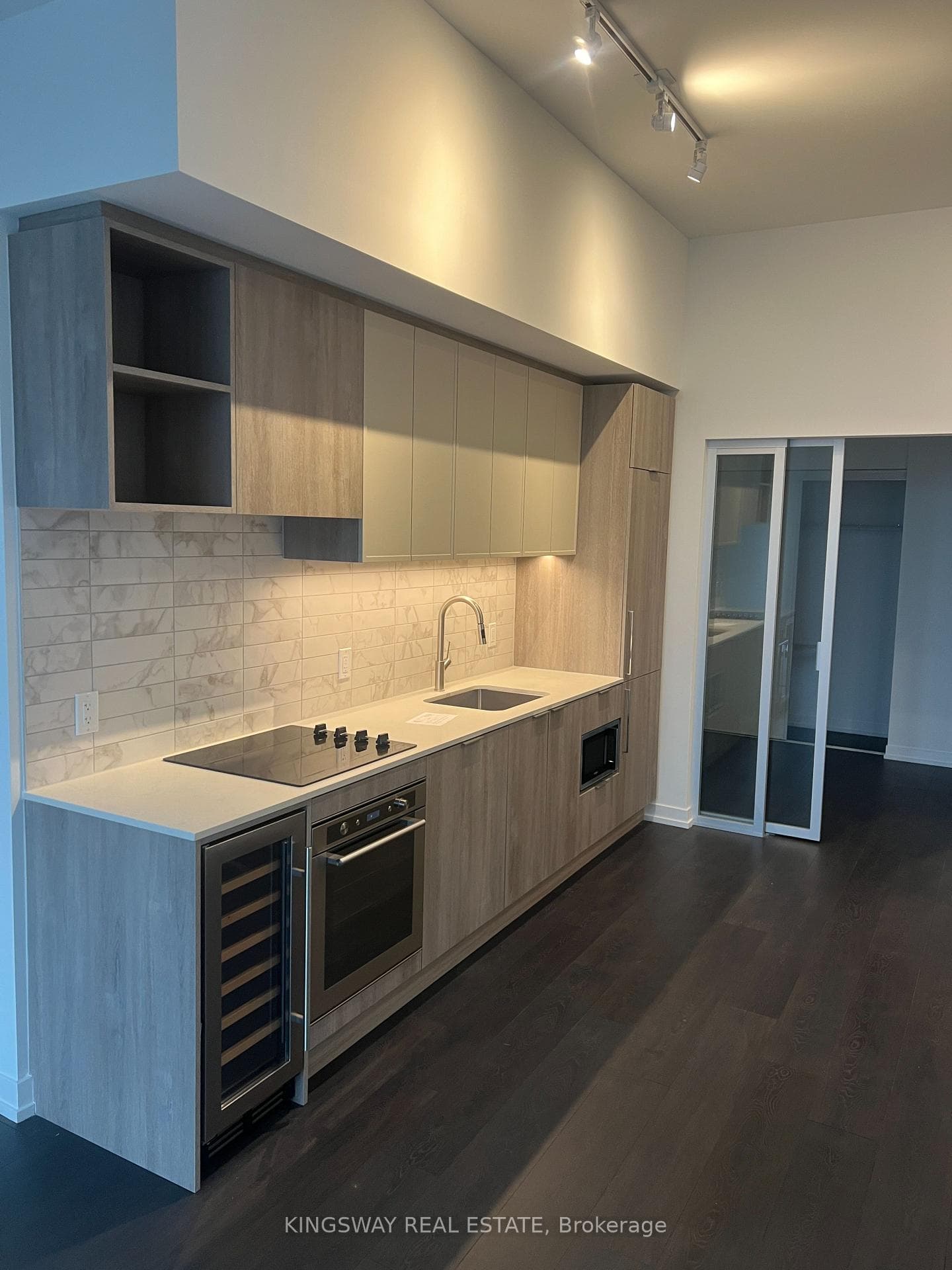 2020 Bathurst Street Unit 902 photo 6