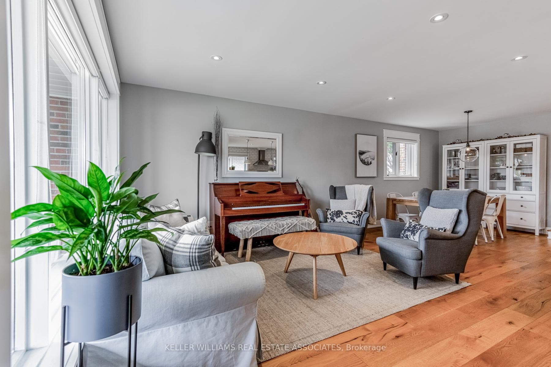 Living/Dining Room