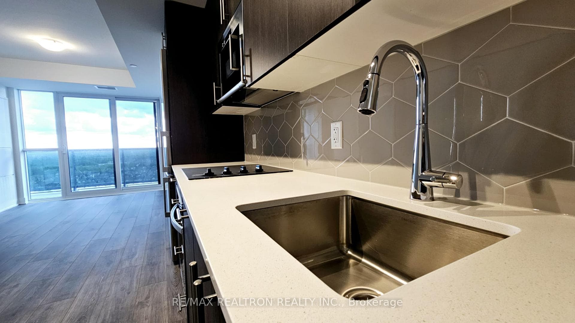 2545 Simcoe Street Unit 2014 photo 6