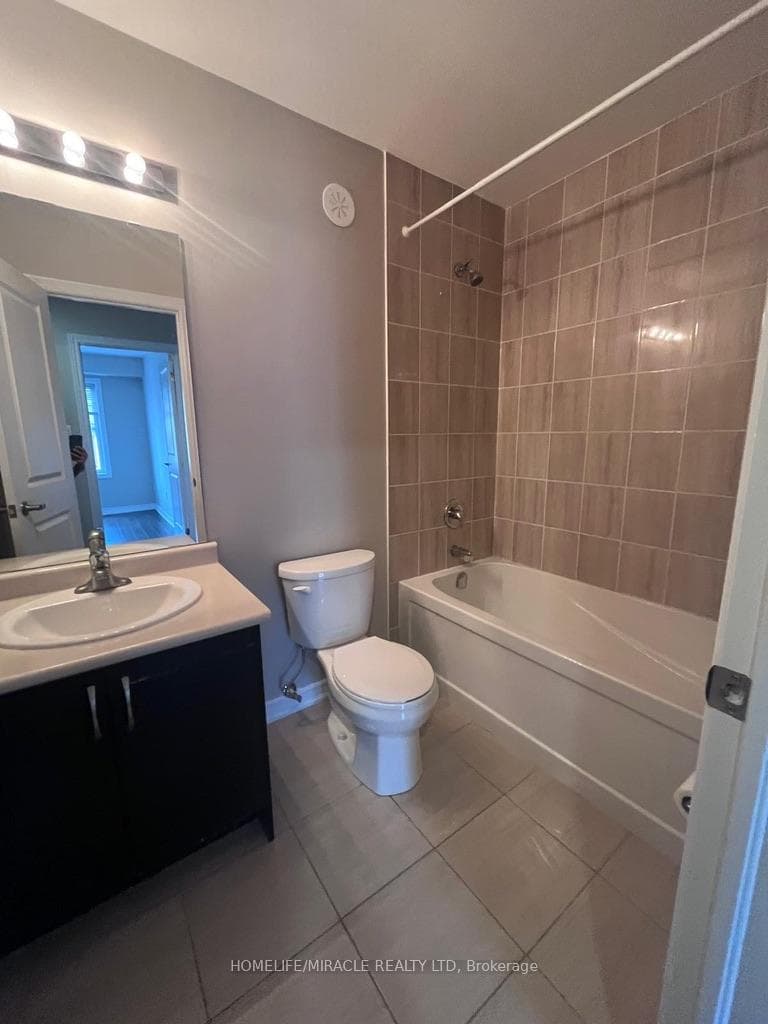 103 Frederick Wilson Avenue Unit 24 photo 17