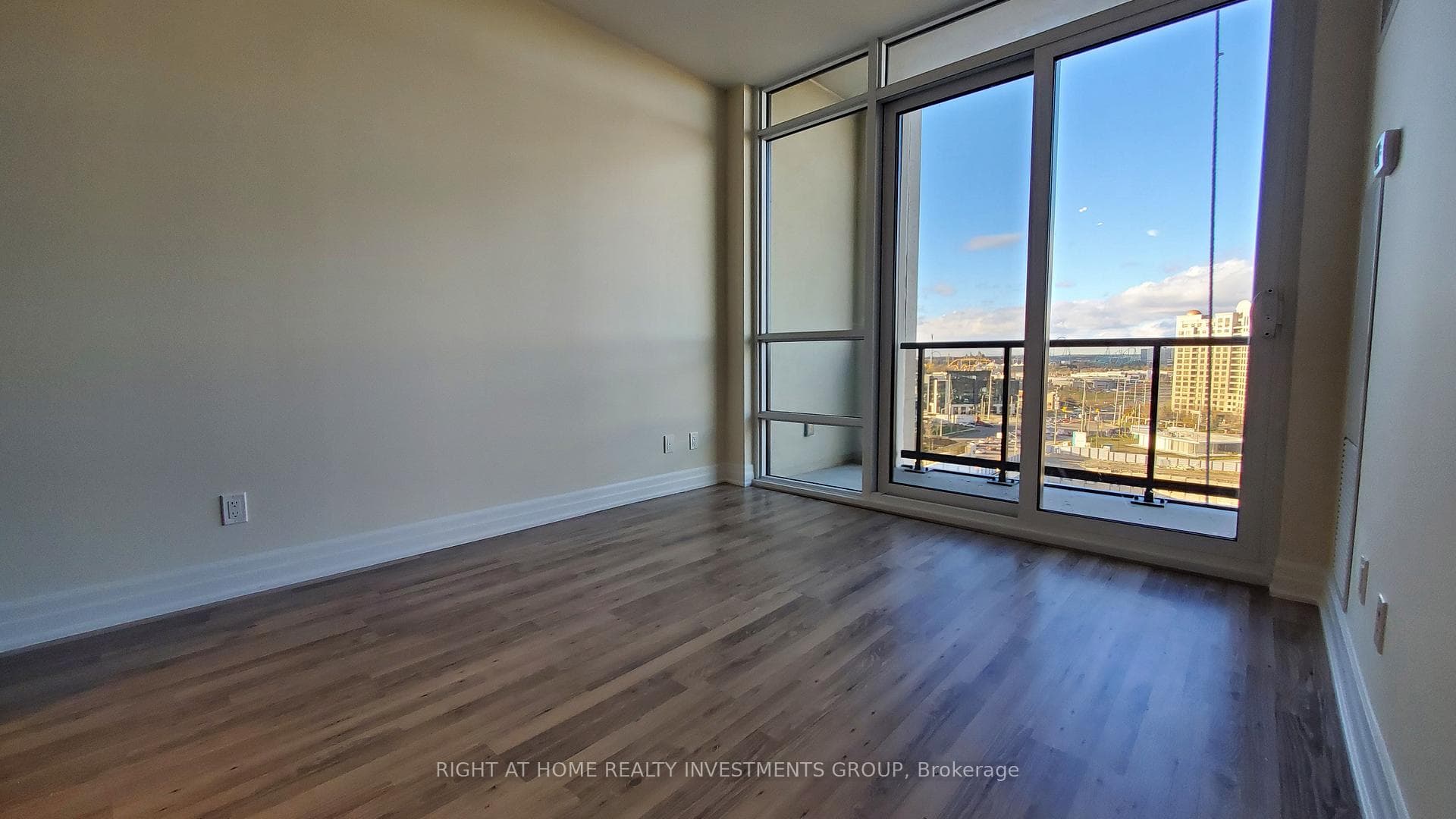 9085 Jane Street Unit 1003 photo 8