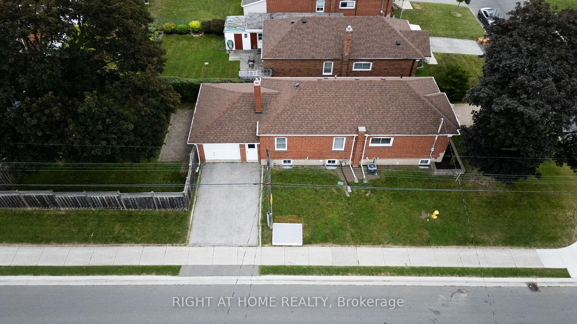 2 Midholm Drive photo 6