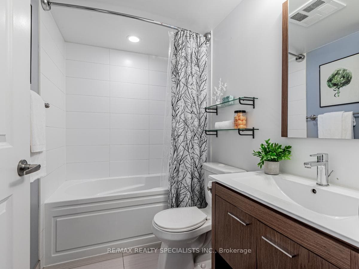 80 Esther Lorrie Drive Unit 301 photo 24