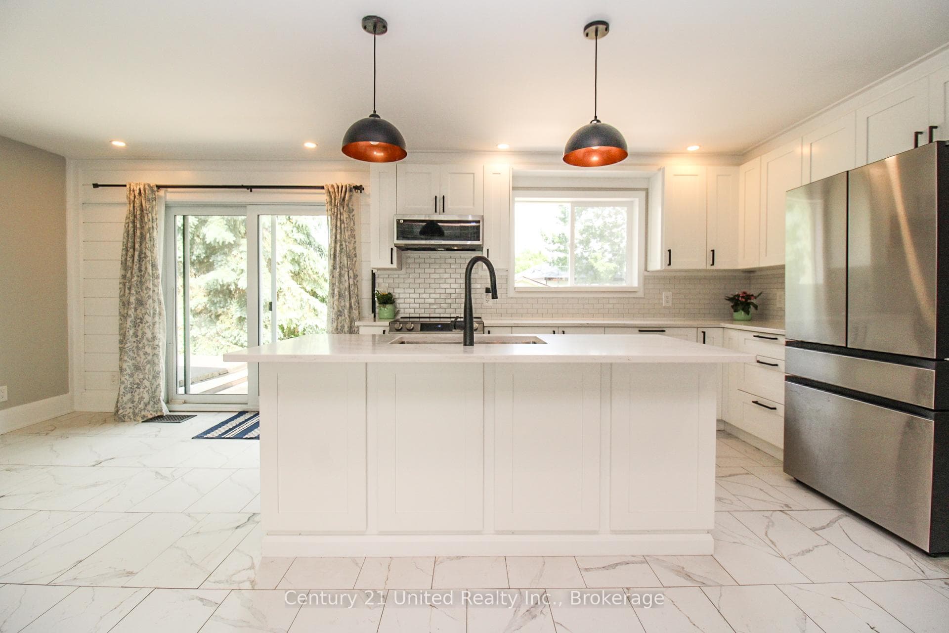 822 Argyle Street photo 12