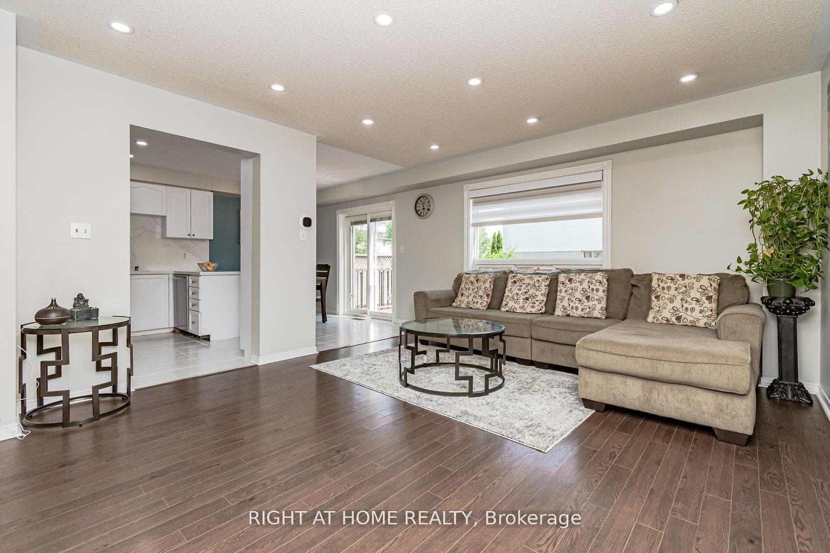 2084 White Dove Circle photo 3