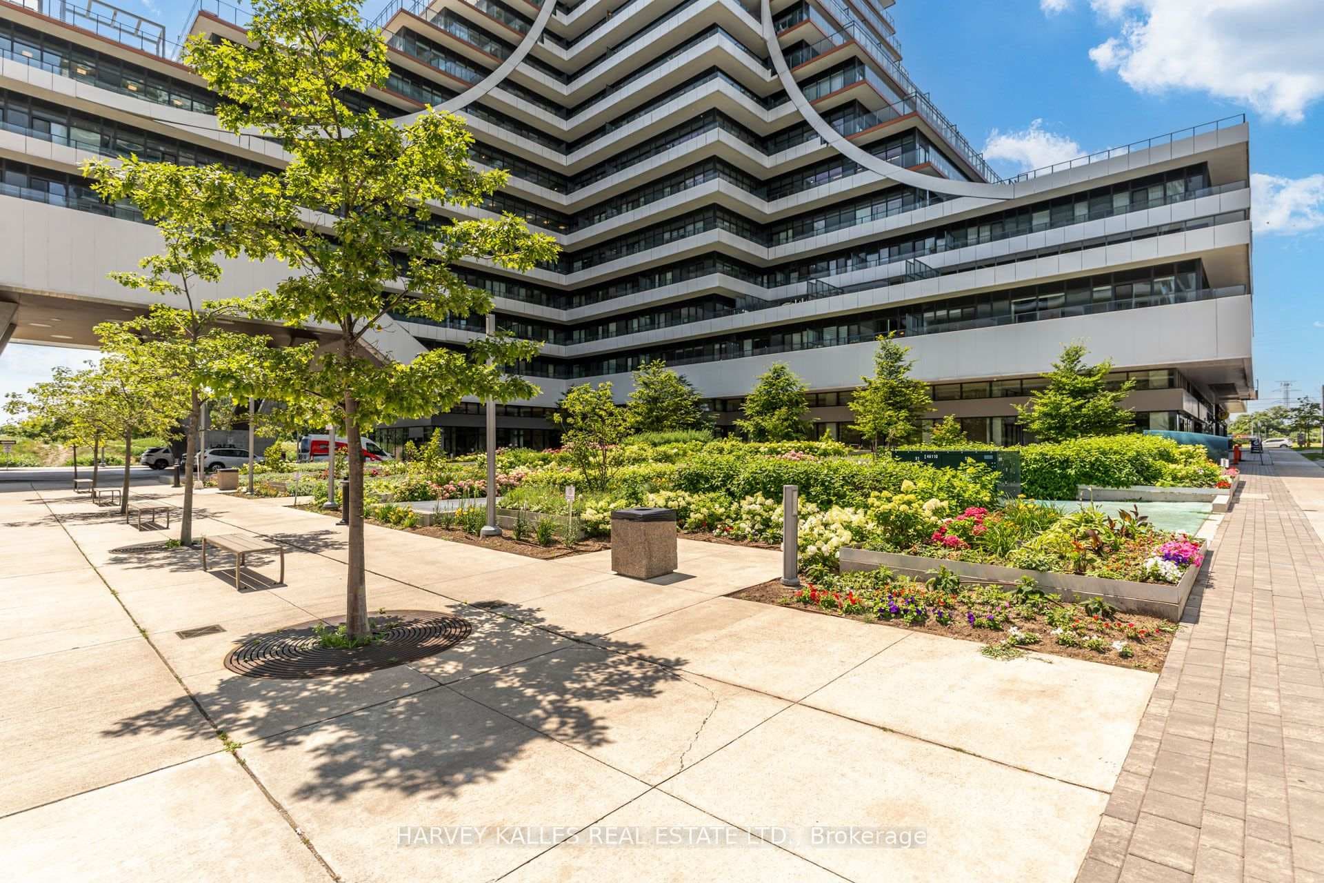 30 Shore Breeze Drive Unit 1822 photo 4