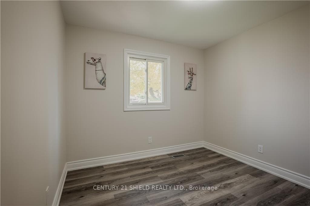 877 LAFLIN Street photo 22