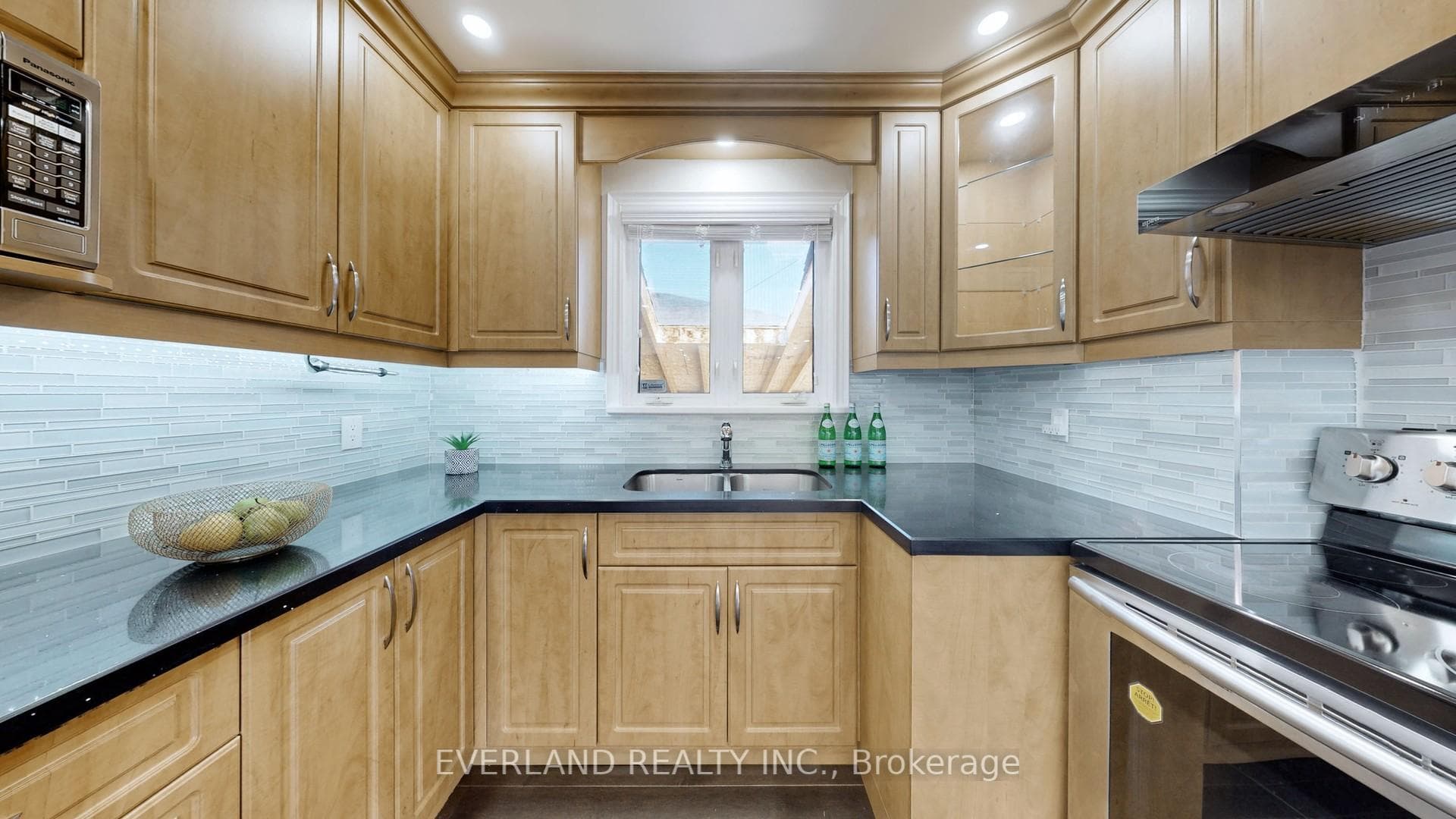 8 Hogan Drive photo 12