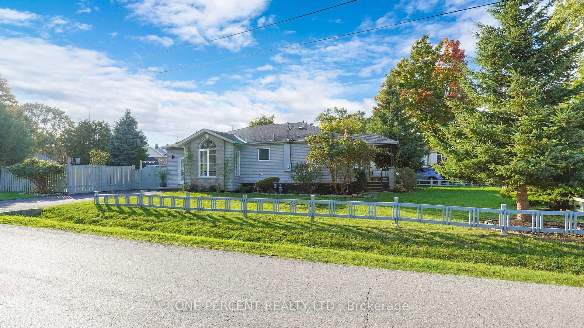 1064 Strathy Avenue photo 1