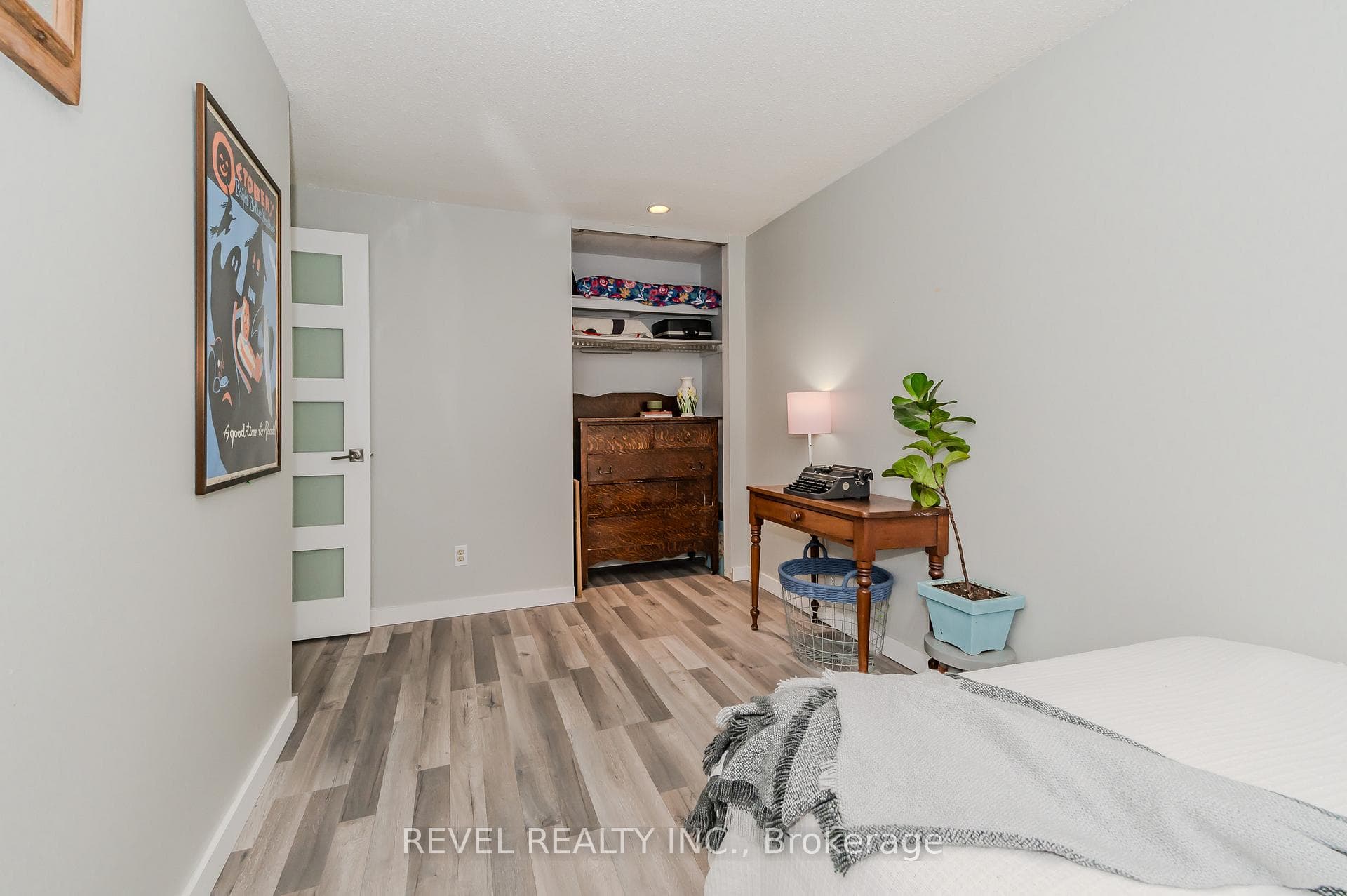 280 Thaler Avenue Unit 3 photo 36