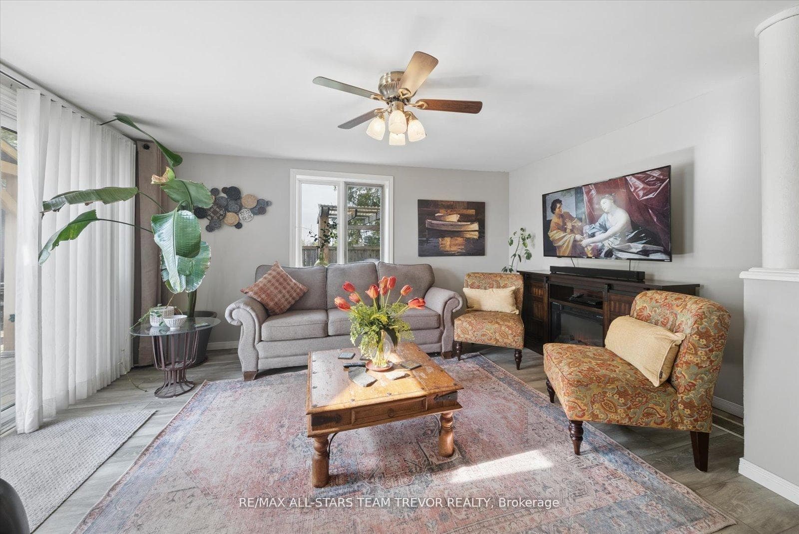 24082 Warden Avenue photo 14