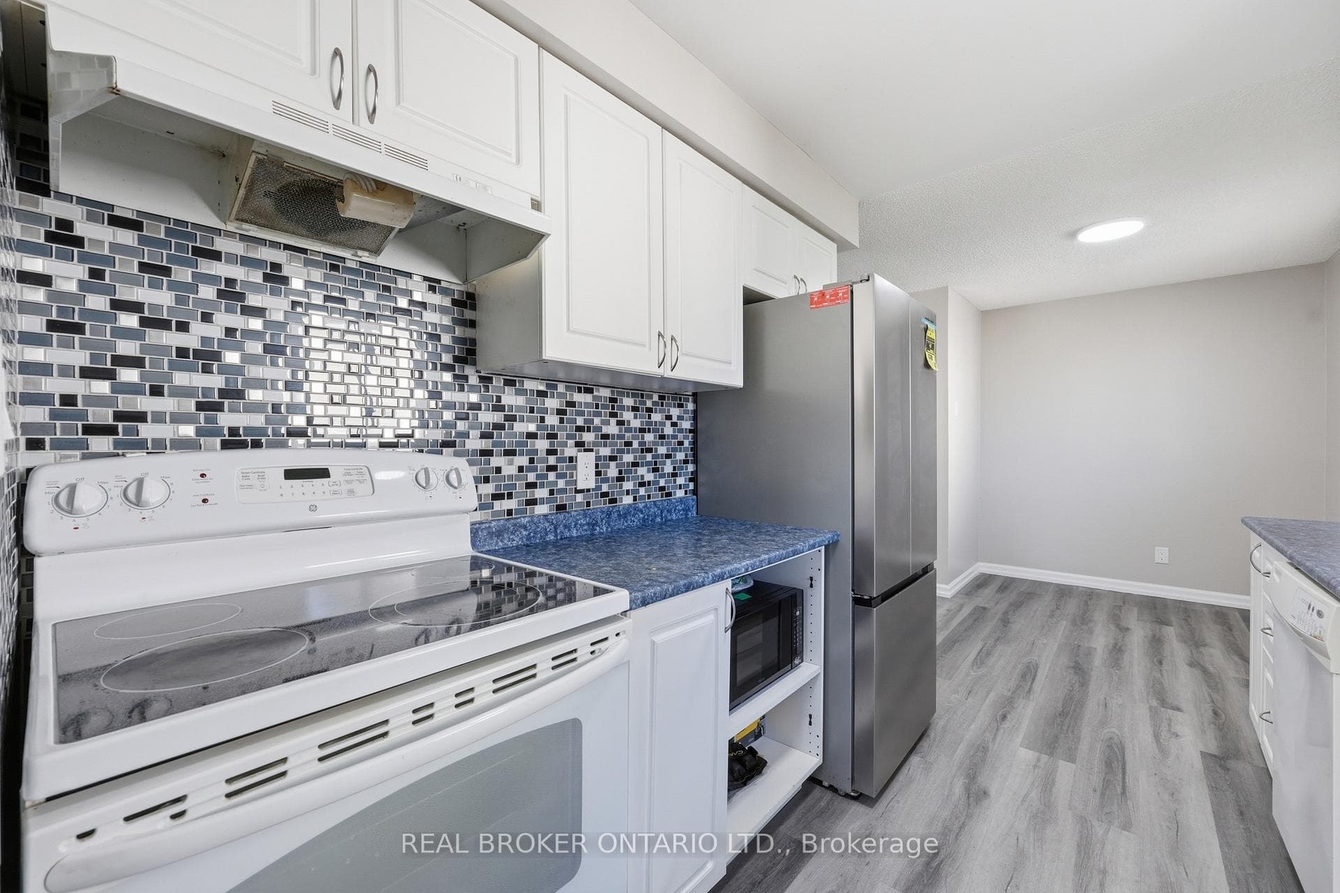 42 Terrace Avenue photo 11