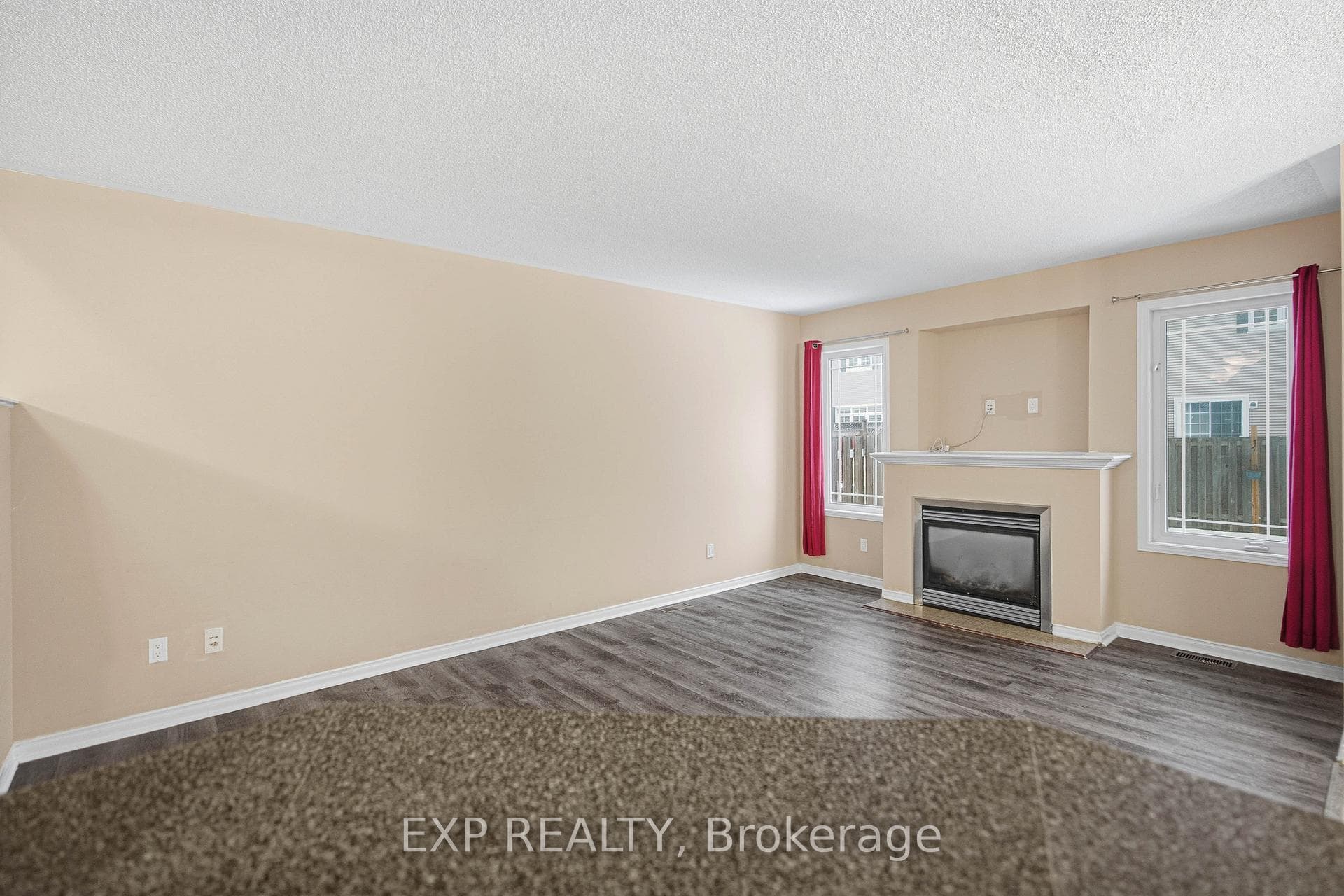 705 Regiment Avenue photo 16