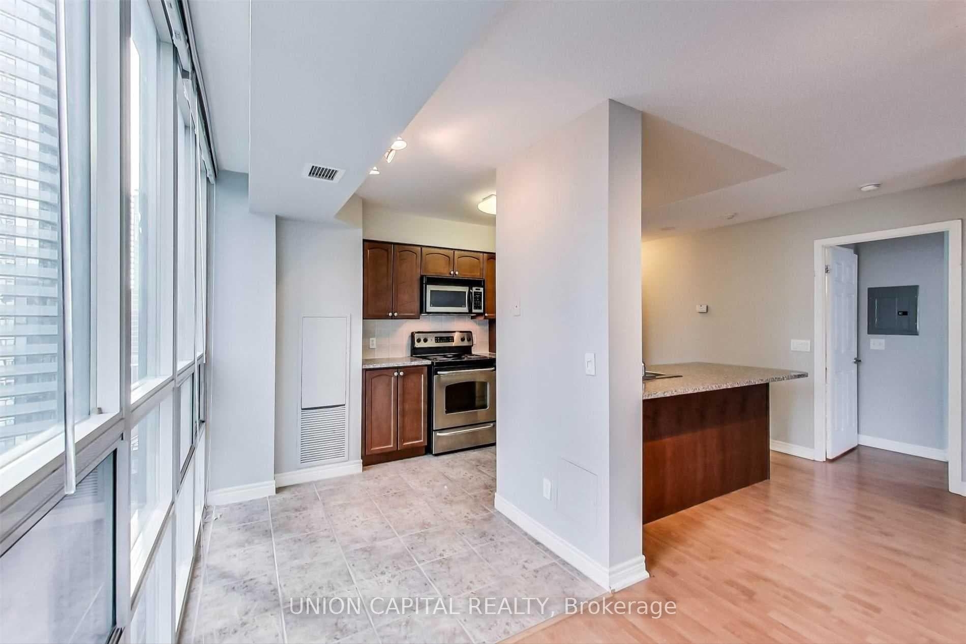 30 Grand Trunk Crescent Unit 1506 photo 22
