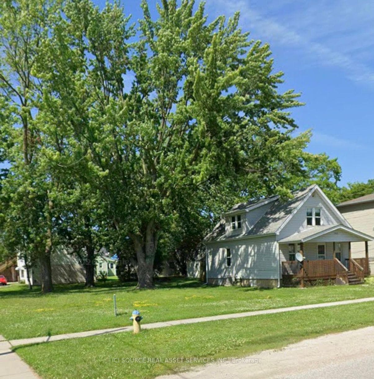 543 St Charles Street photo 15
