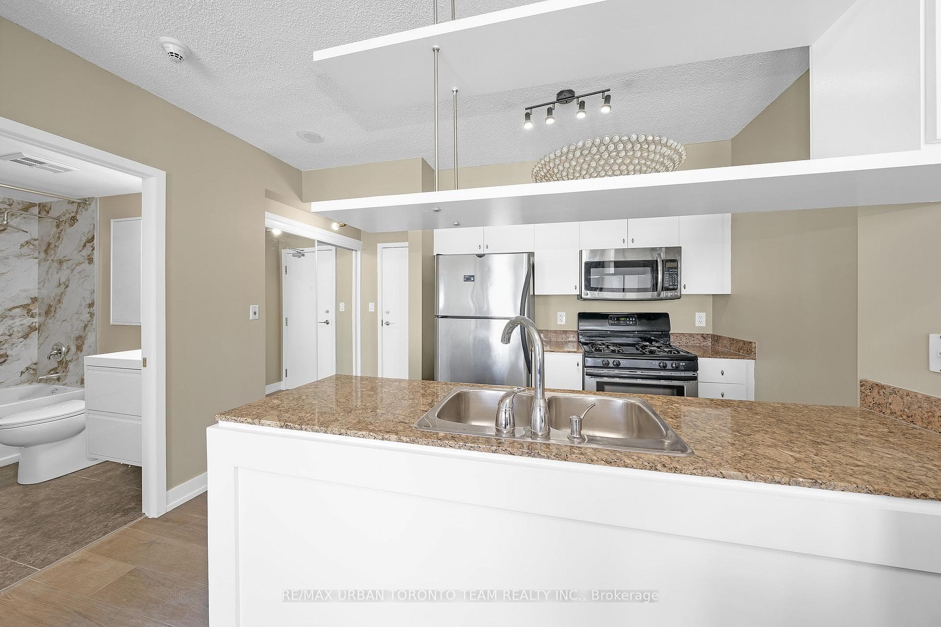 5 Mariner Terrace Unit 2909 photo 6