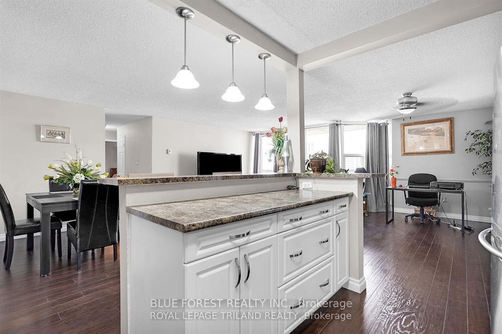 363 Colborne Street Unit 1006 photo 8