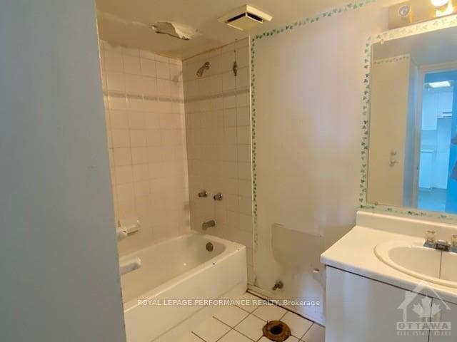 1440 HERON Road Unit 608 photo 15