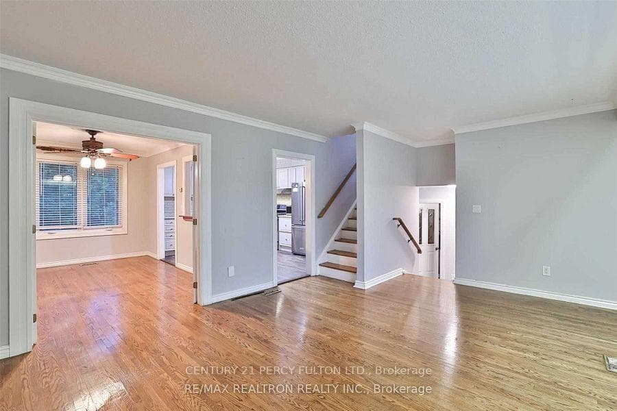 542 Dianne Drive photo 8