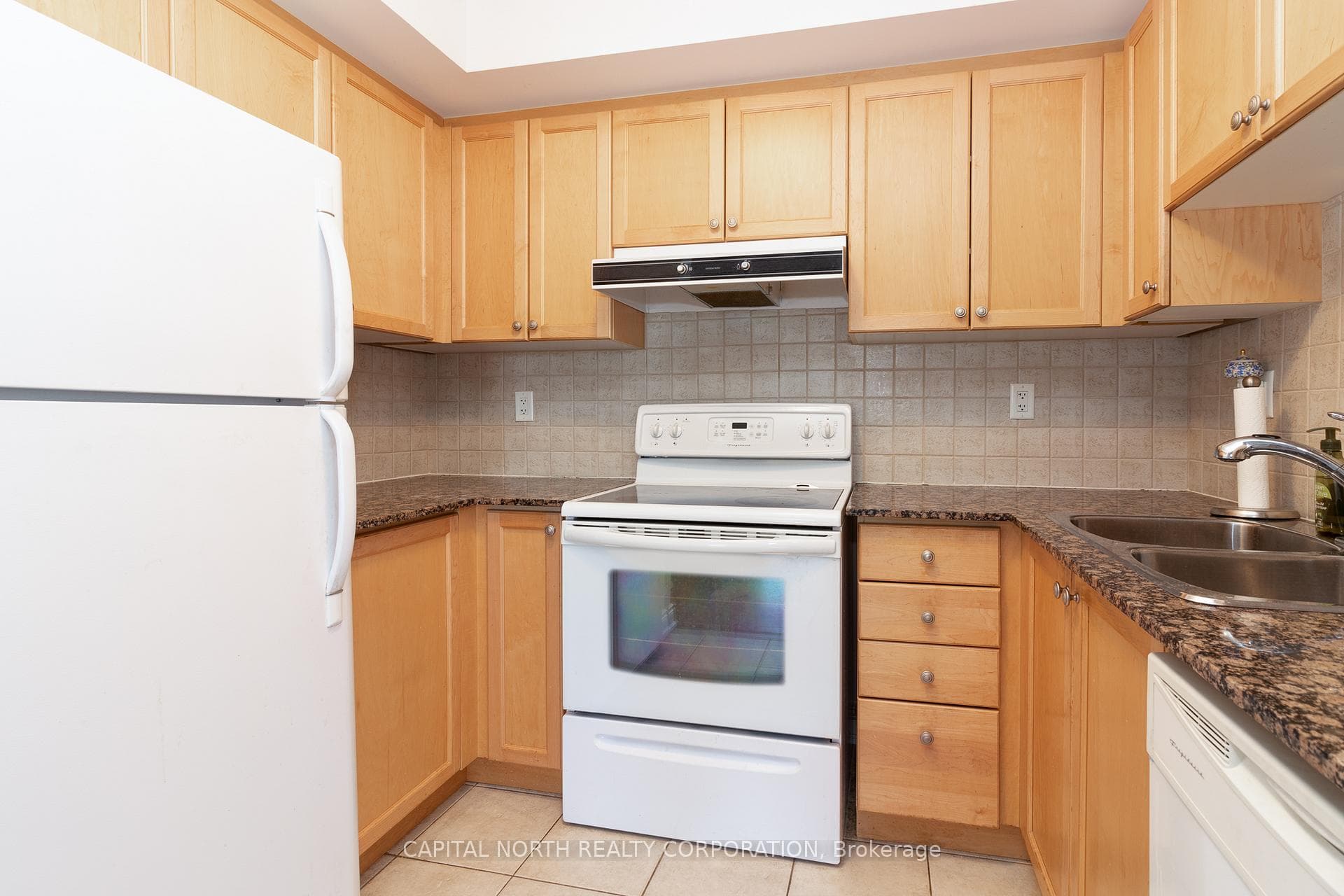9901 Keele Street Unit 305 photo 14