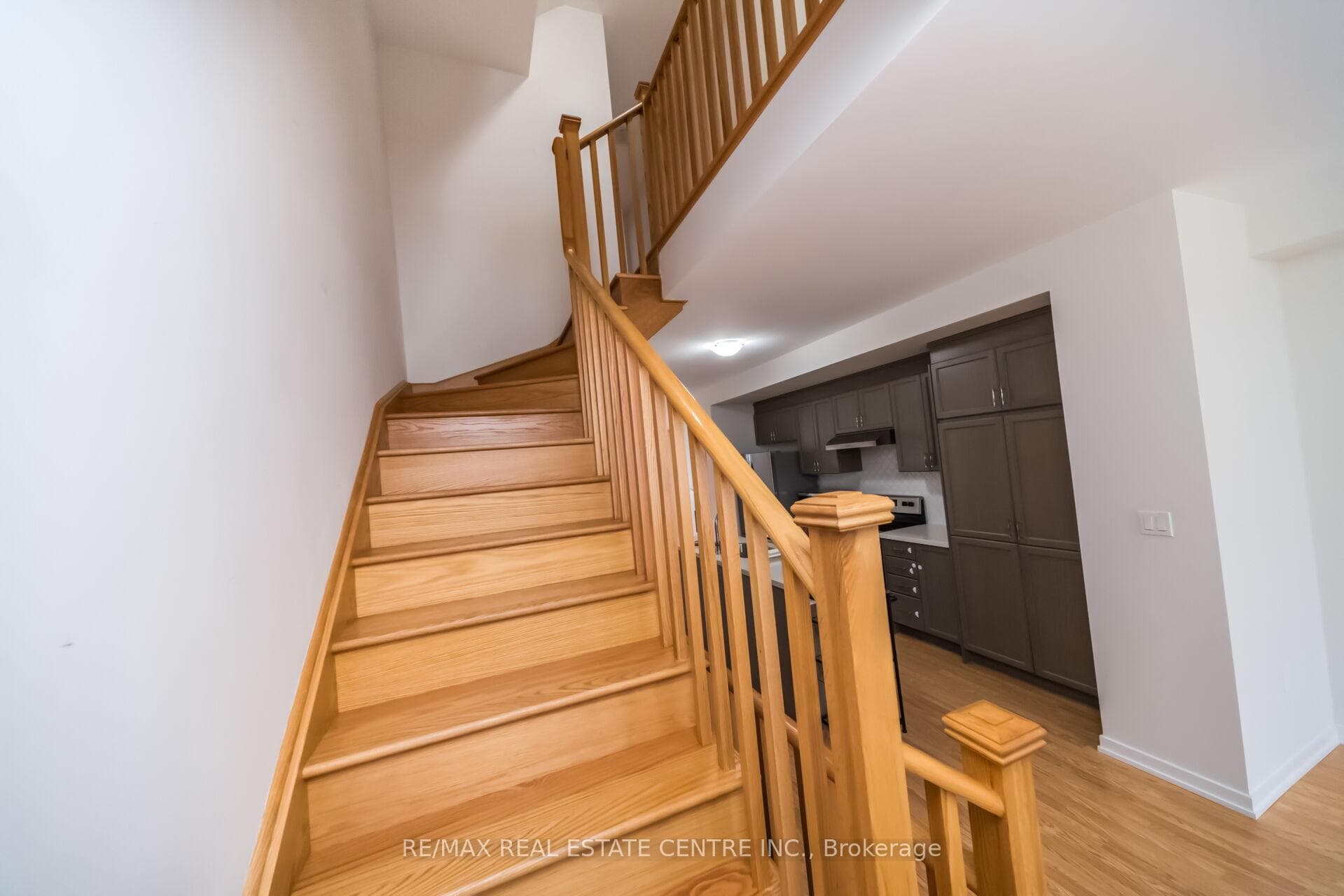 30 Lambert Lane photo 17