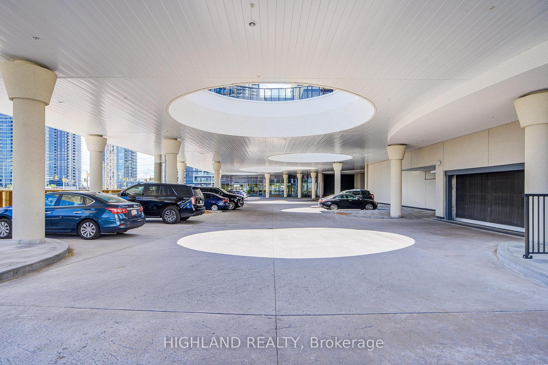 5081 Hurontario Street Unit 3103 photo 3