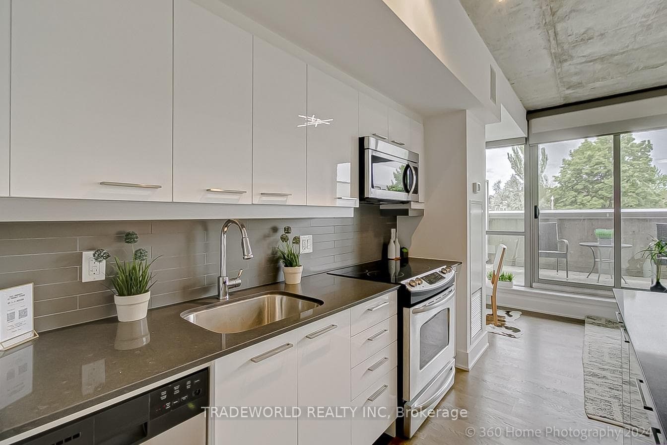 630 Queen Street Unit 206 photo 10