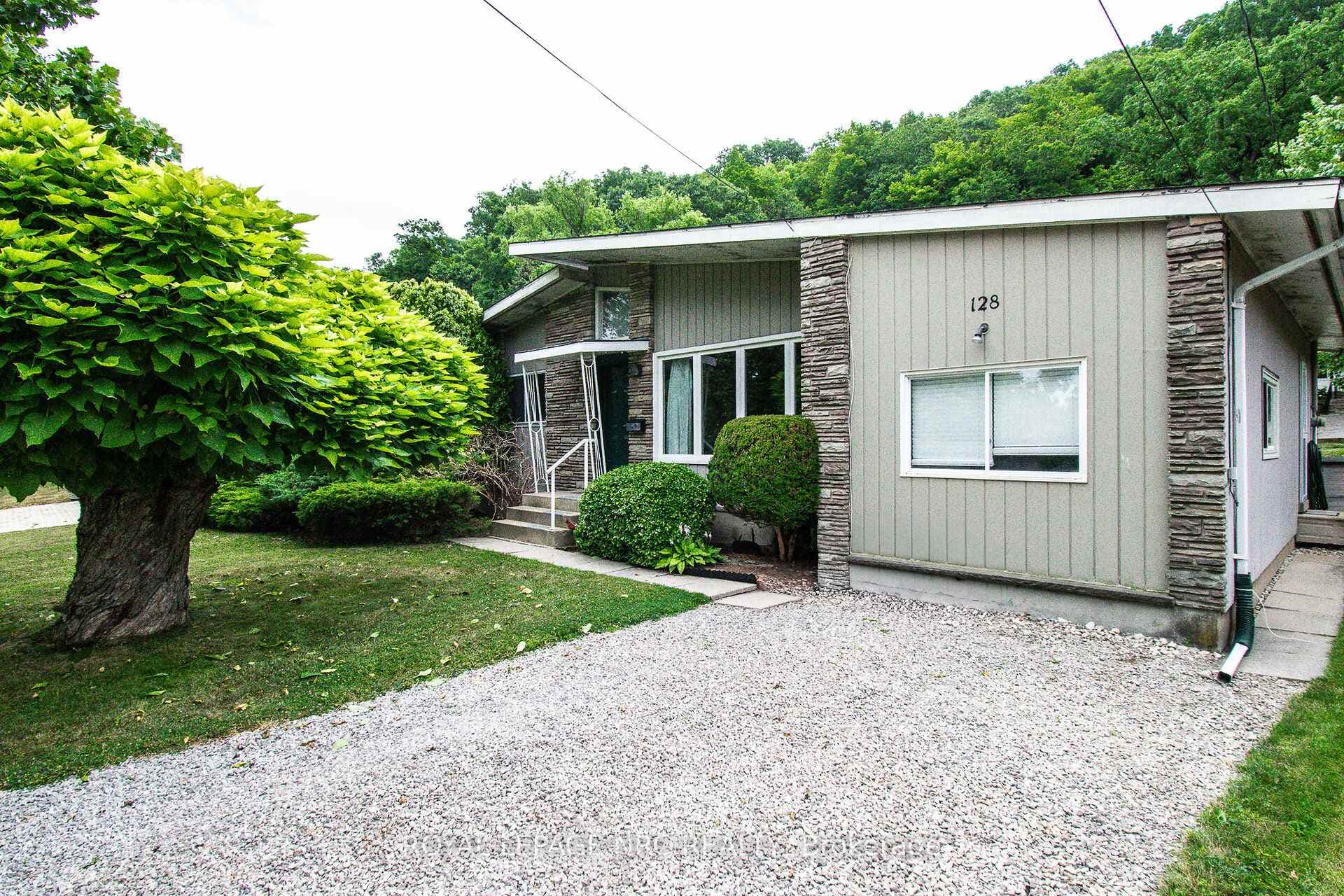 128 Woodside Drive photo 4