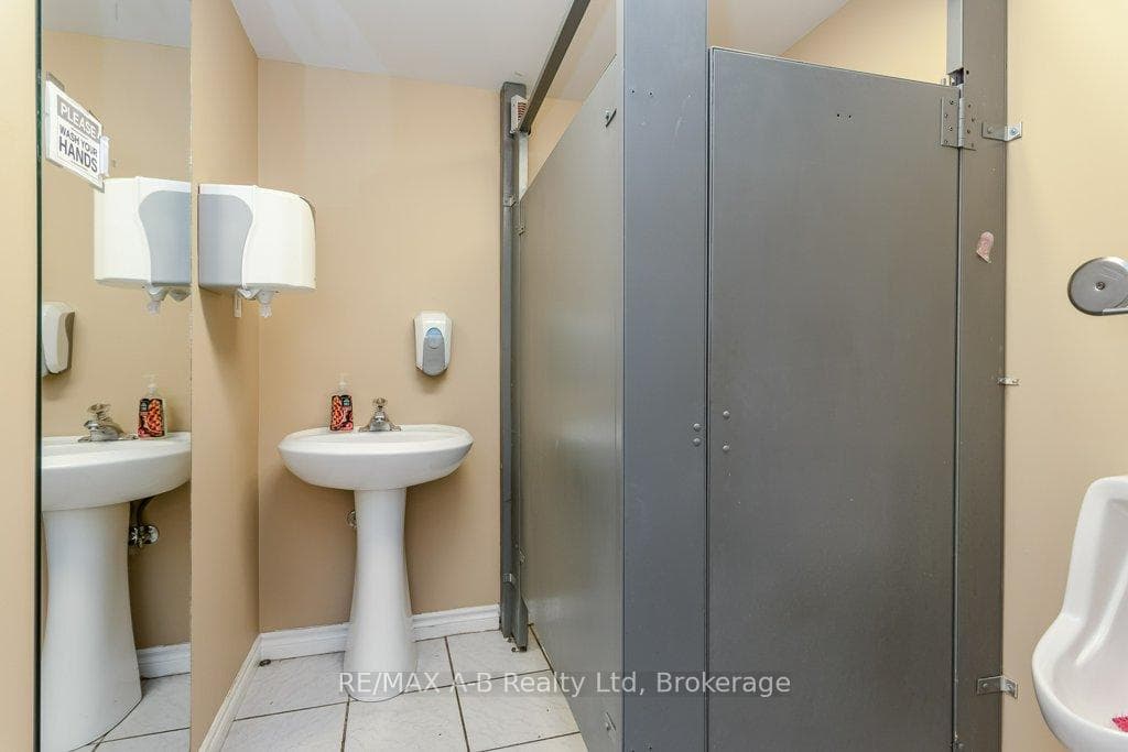 4 MC FARLANE Street photo 45