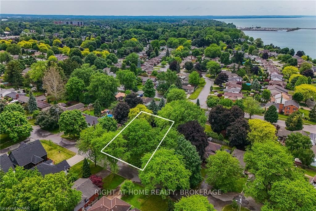 55 AQUADALE Drive photo 32