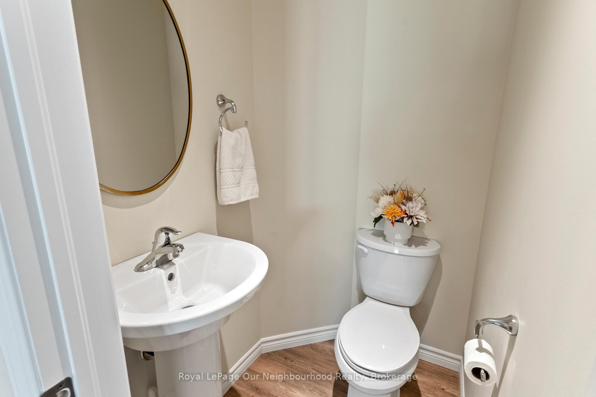 300 Croft Street Unit 1602 photo 19