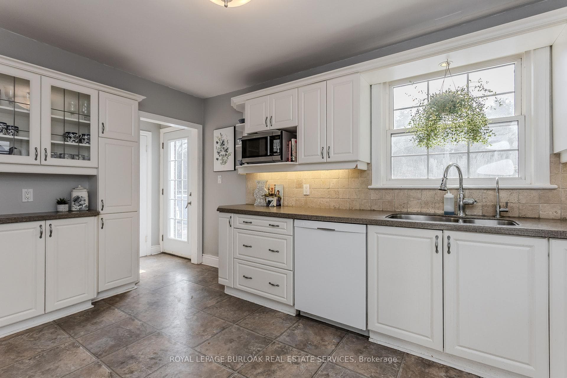 288 Townsend Avenue photo 13