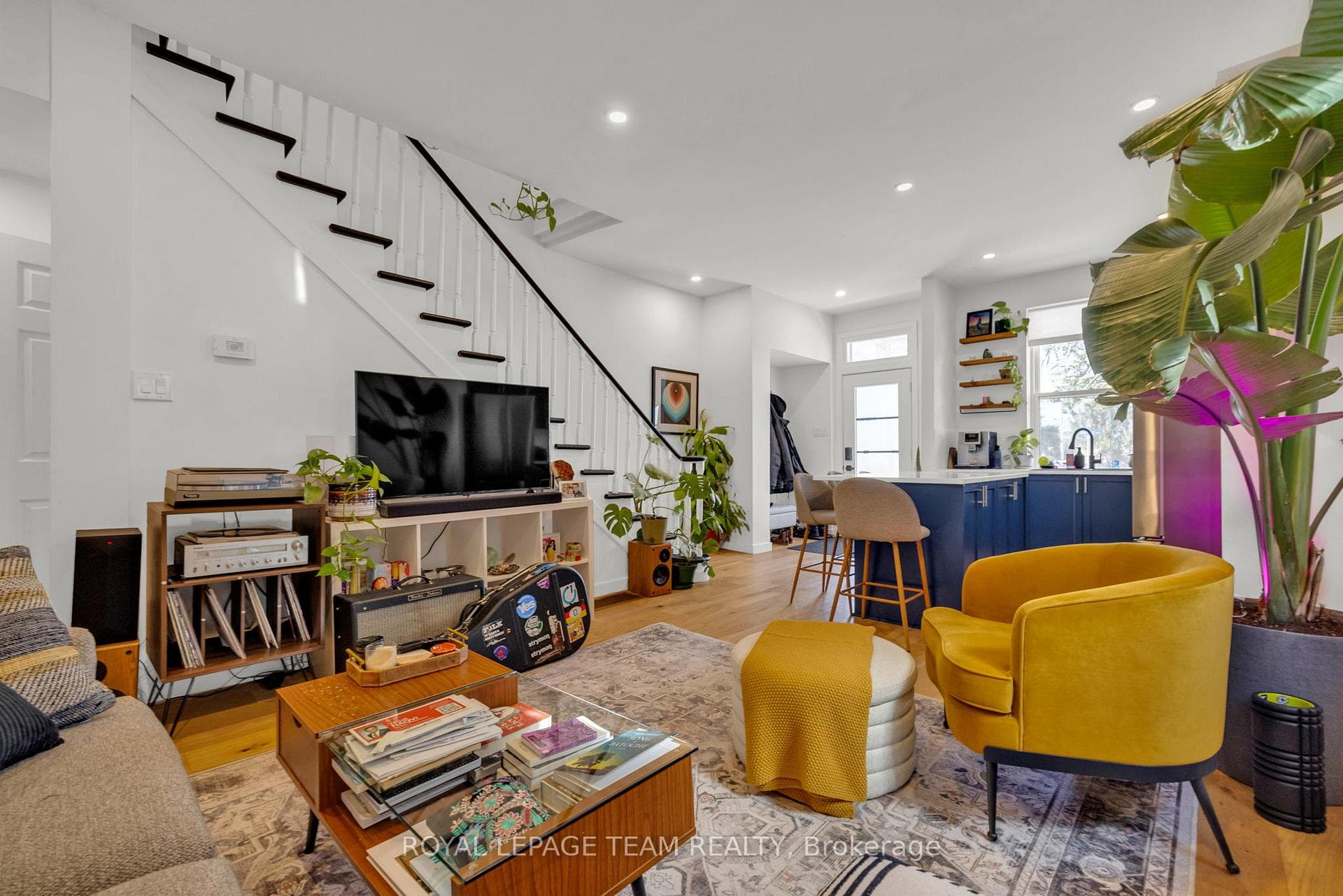 325 Hinchey Avenue Unit A photo 10