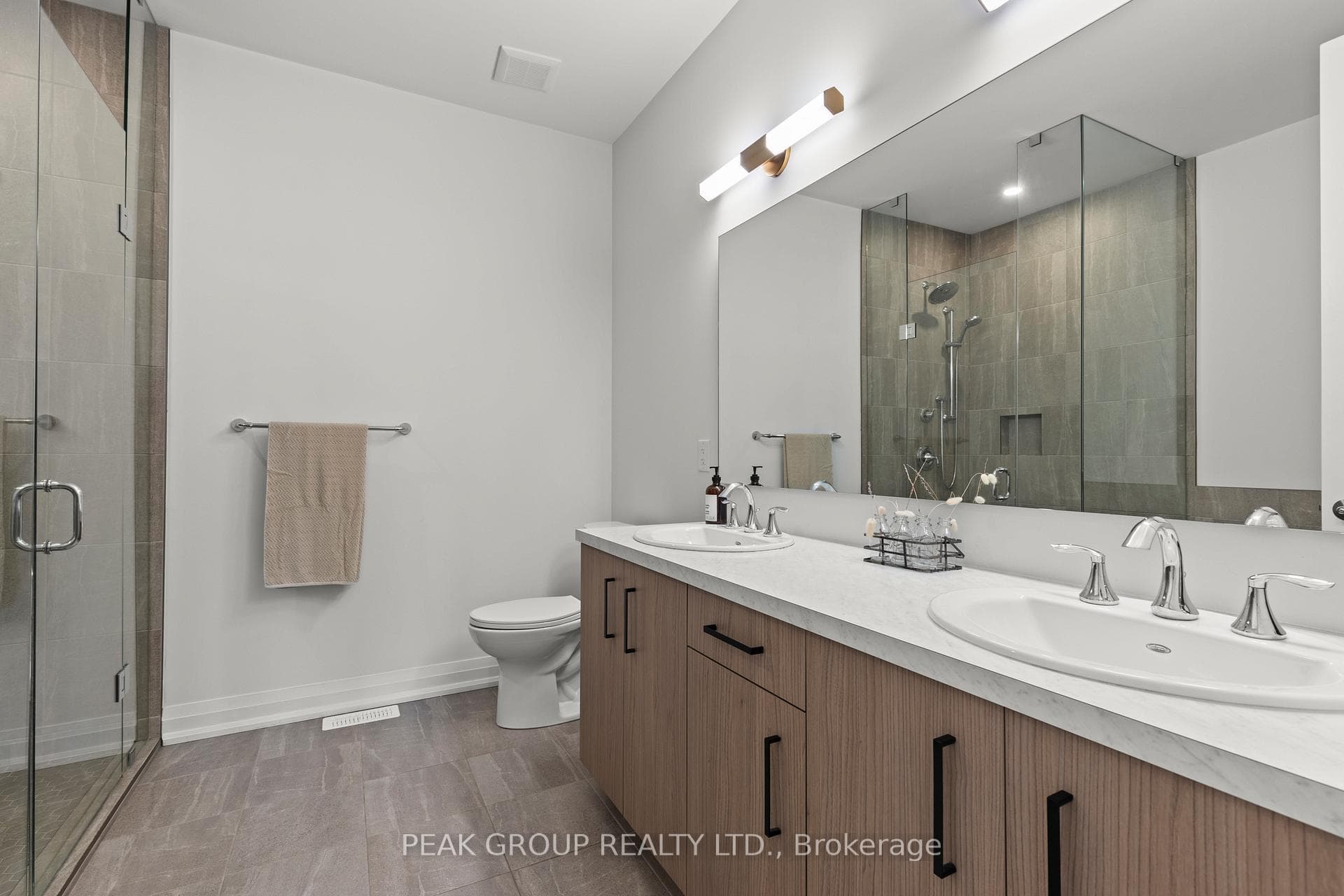 8974 Willoughby Drive Unit 8 photo 26