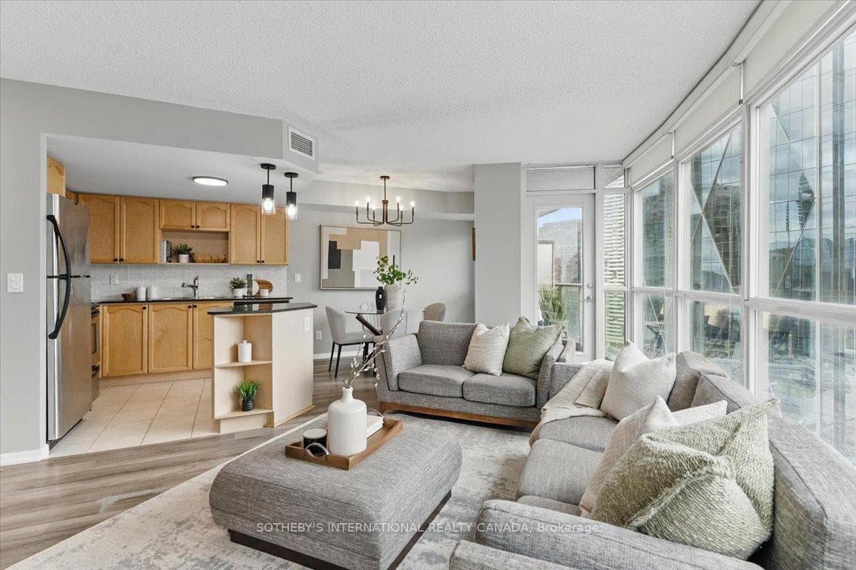 18 yonge Street Unit 2903 photo 11