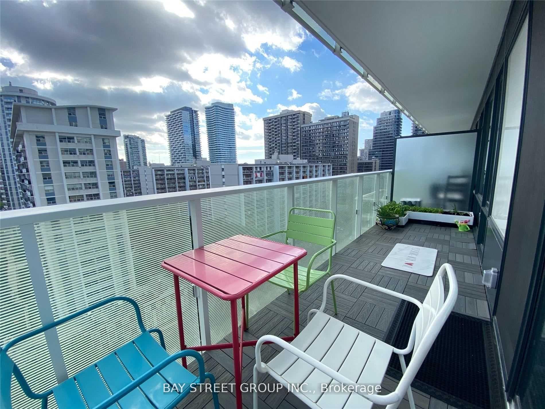 501 Yonge Street Unit 1005 photo 12