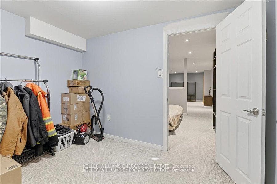 95 Delmark Boulevard photo 30