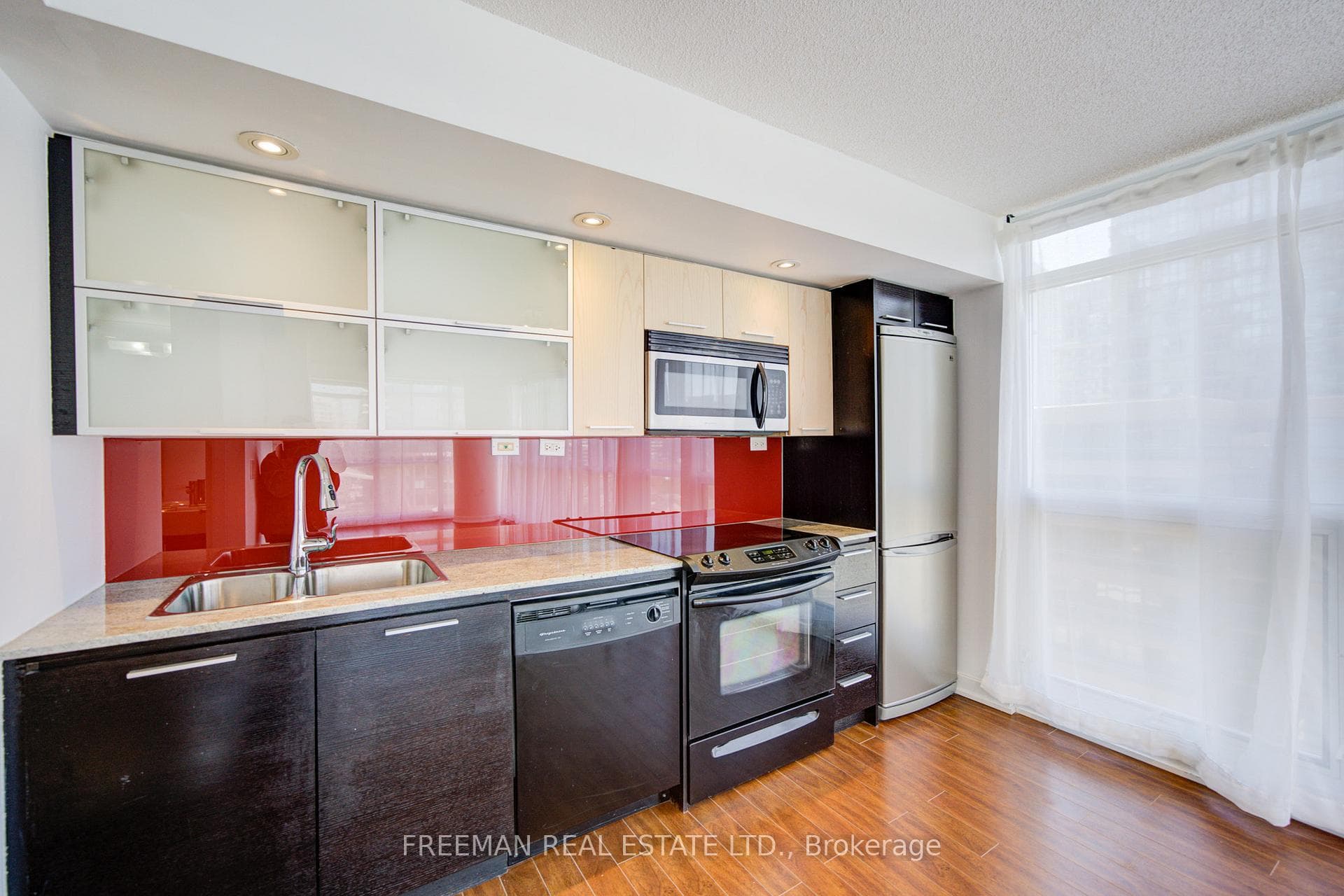 25 Capreol Court Unit 1007 photo 12