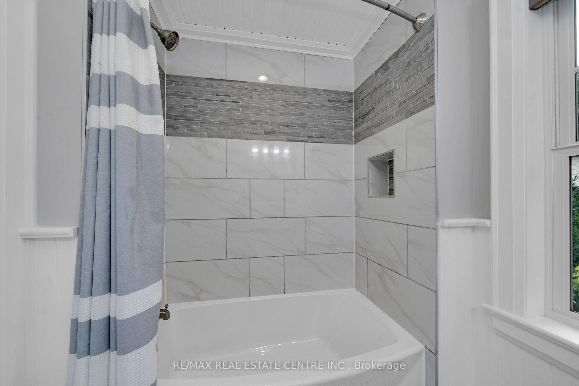 16664 Mississauga Road photo 23