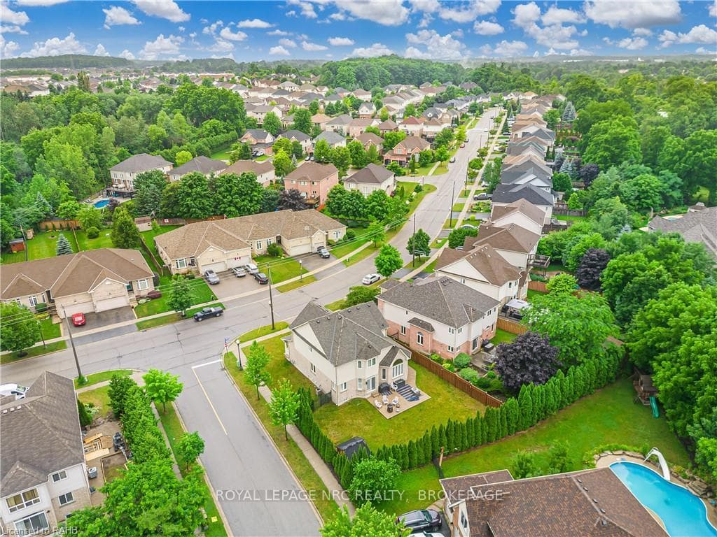 178 DOON MILLS Drive photo 33