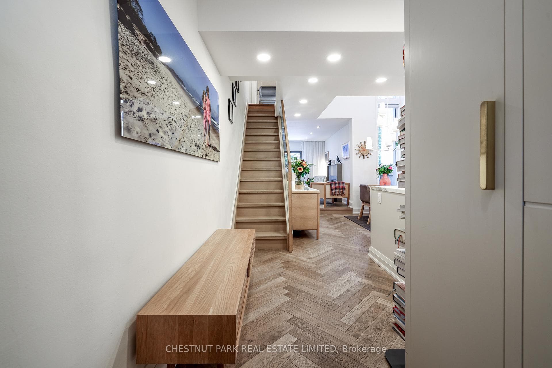 27 Gibson Avenue photo 2