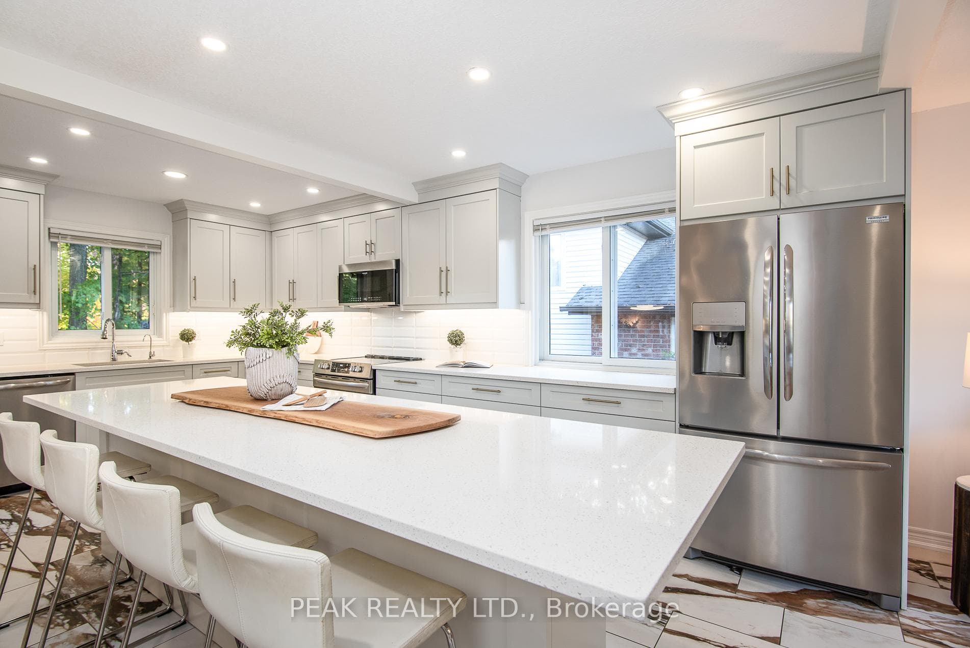 51 Eby Crescent photo 9