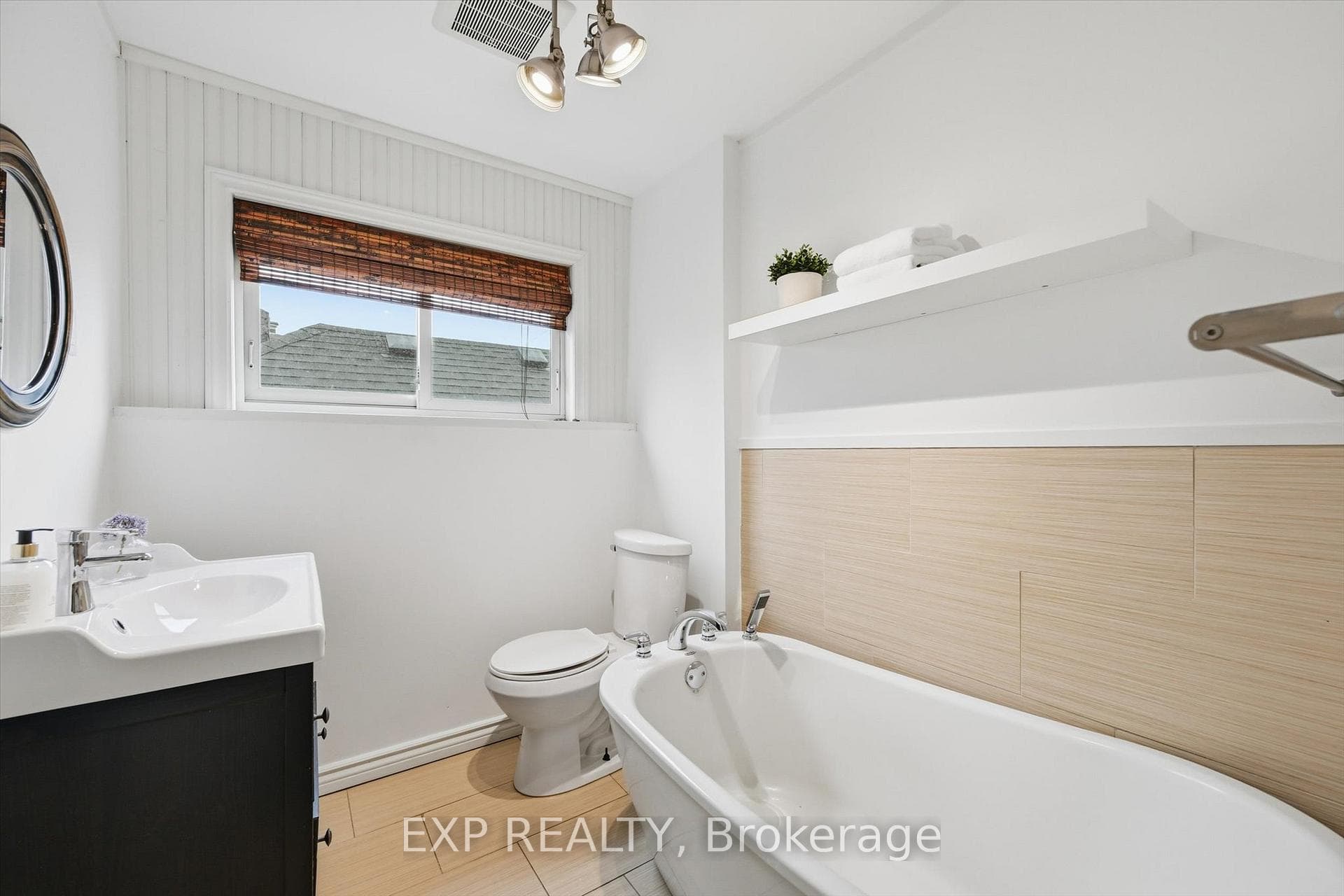 491 Dunsmure Road photo 20