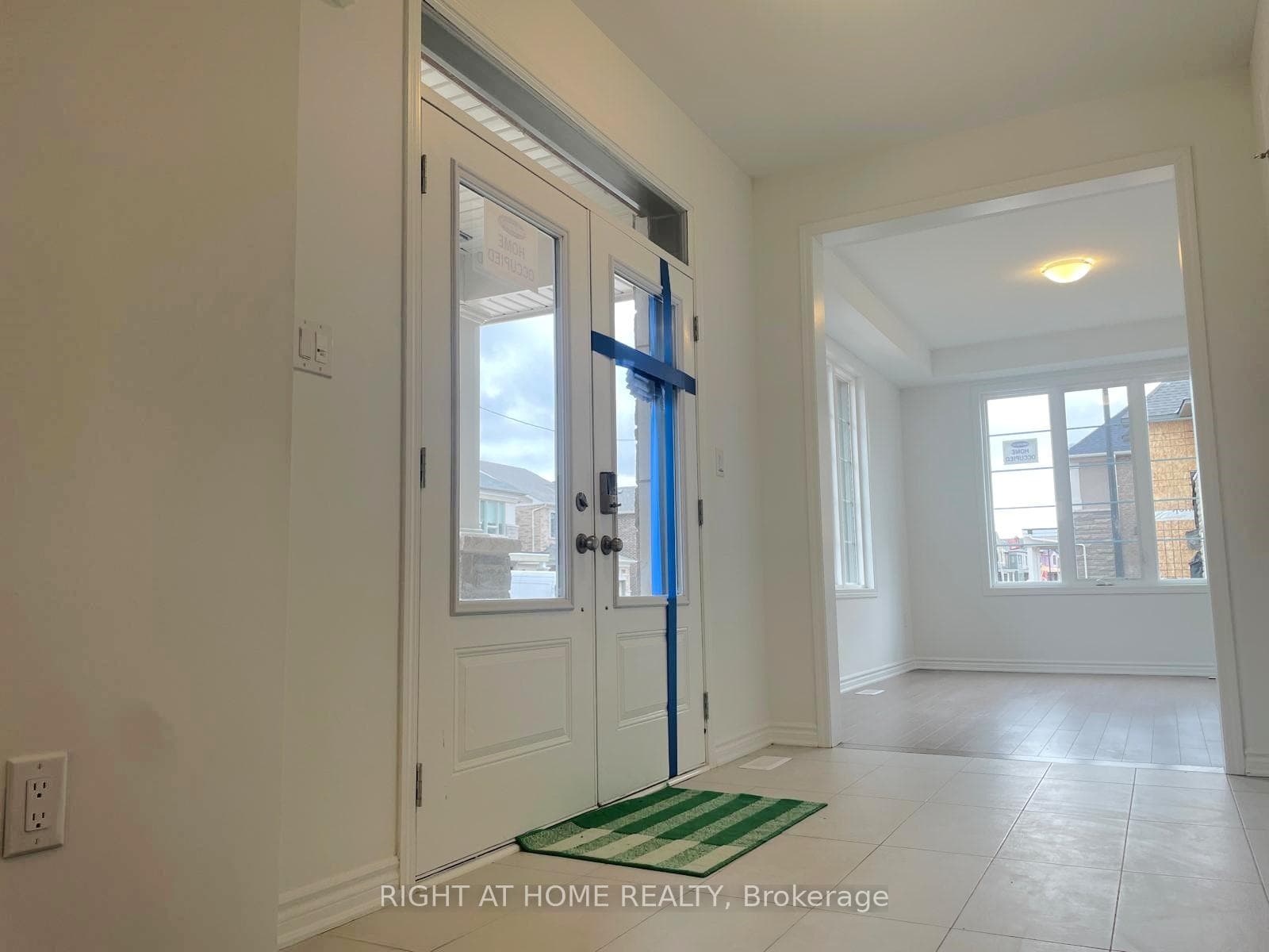 1331 TEMPERANCE Crescent photo 2