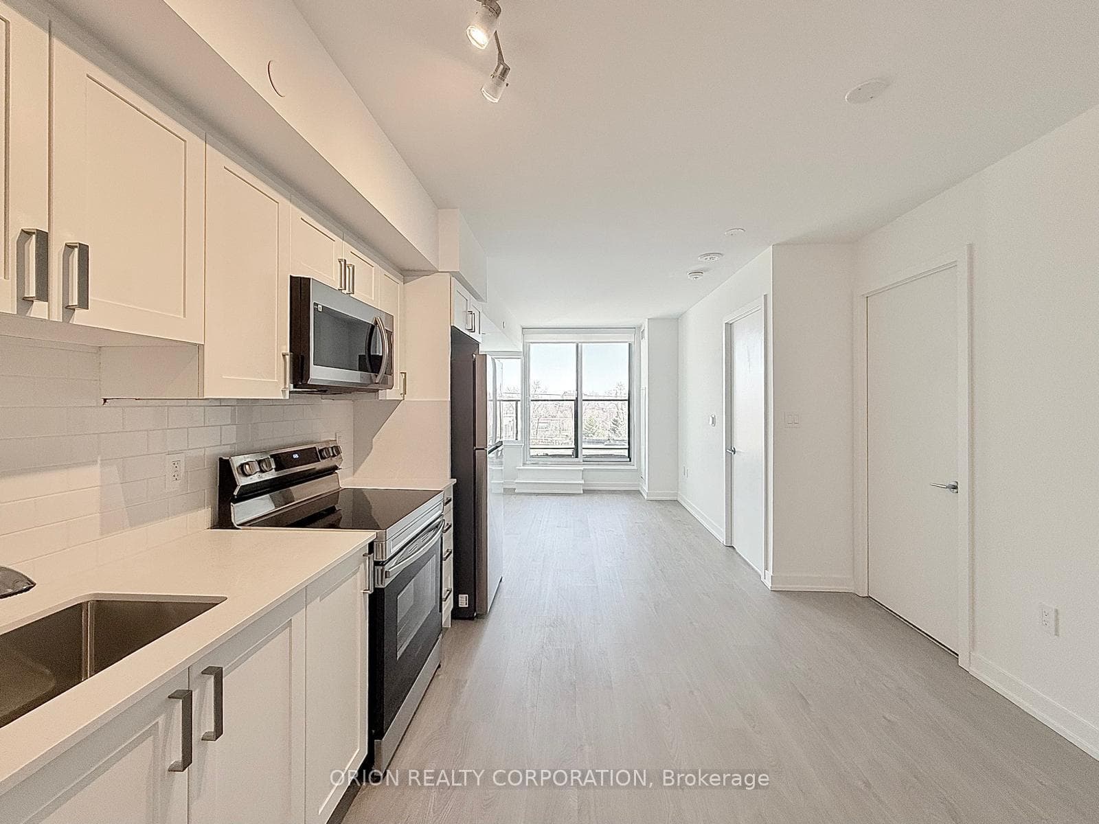 556 Marlee Avenue Unit 515 photo 4