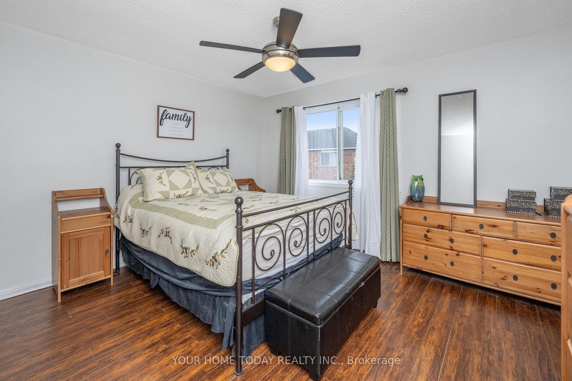 828 Gazley Circle photo 24