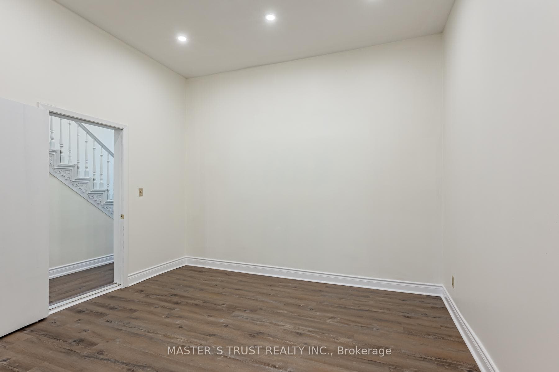 246 Major Street Unit Main Floor photo 9