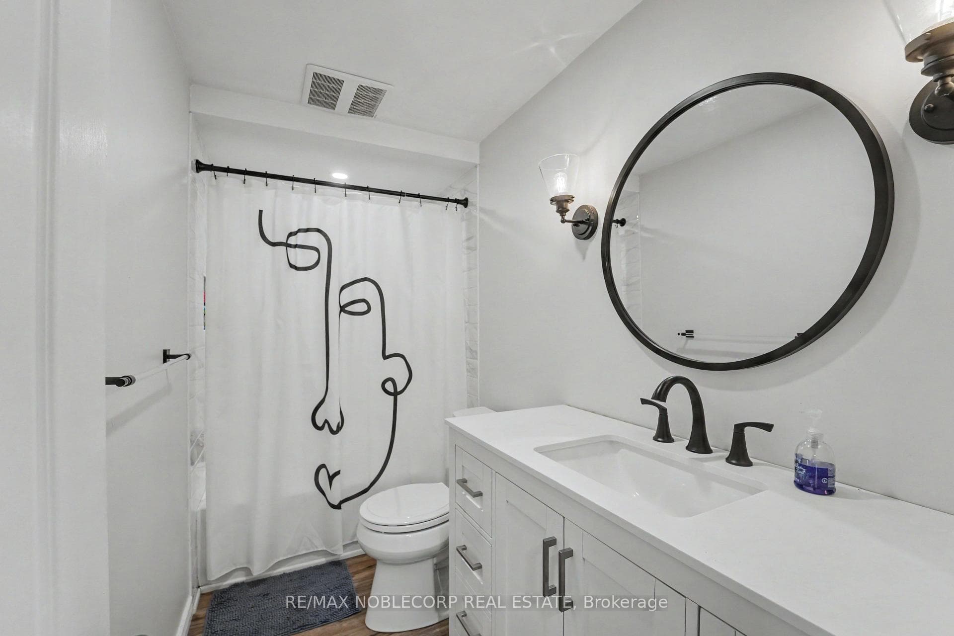 12 Waterbury Street photo 34